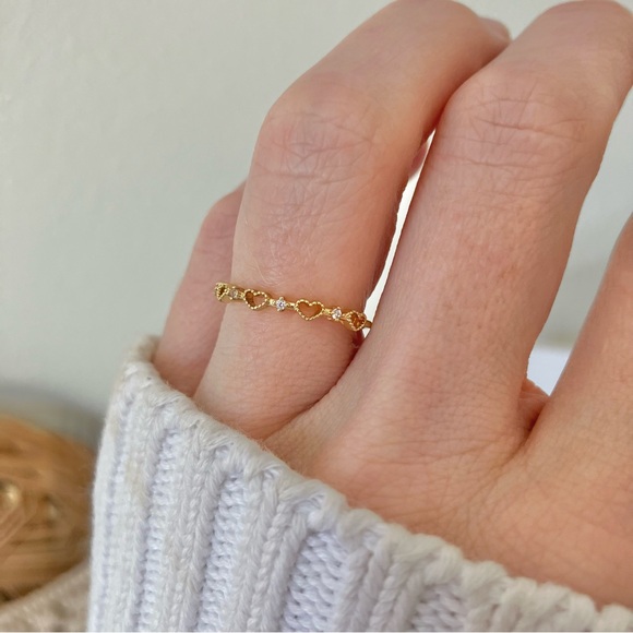 Vintage “Elsie” Gold Promise Ring Heart Reversible Dainty Petite Simple Elegant - Picture 4 of 14